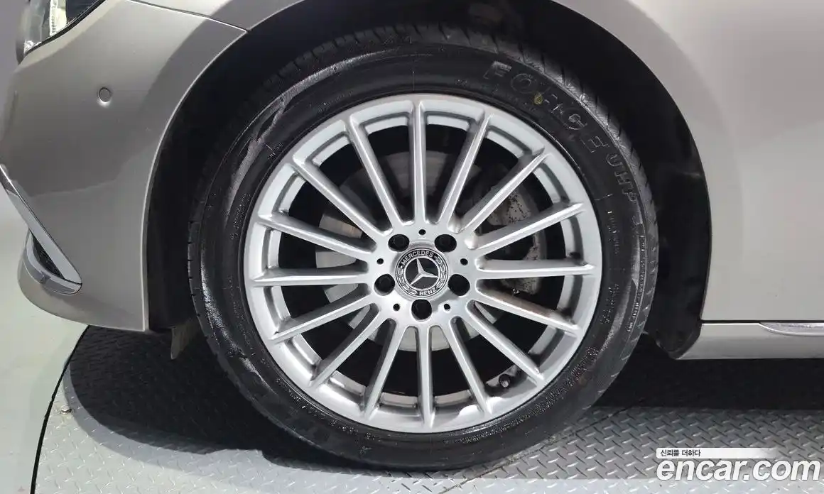 Mercedes-Benz E-Class 2022 2.0 Автомат в Москве № 822302, фото 5