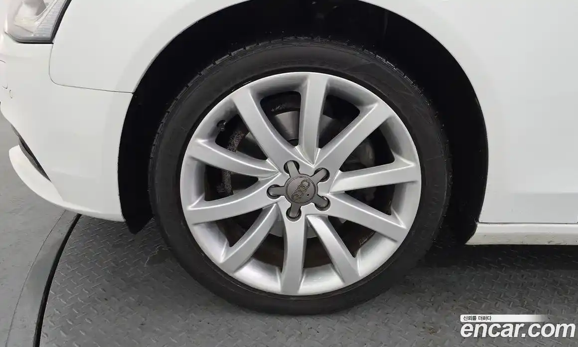 Audi A4 2014 2.0 Автомат в Москве № 823263, фото 5