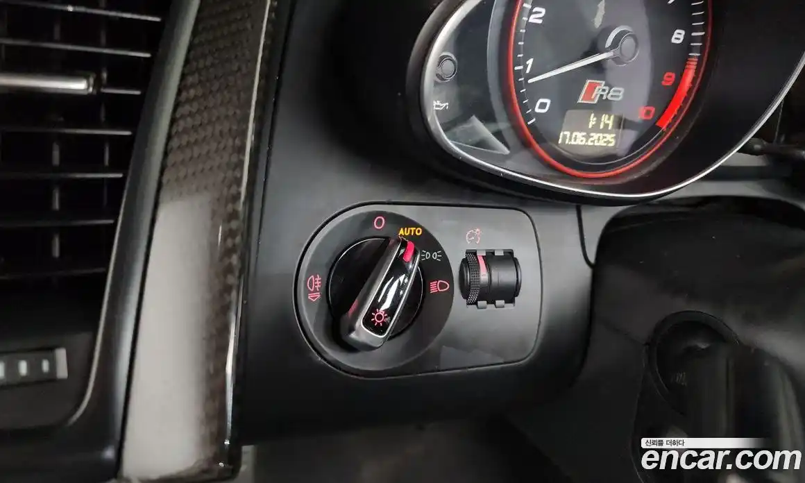 Audi R8 2014 5.2 Автомат в Москве № 823482, фото 14