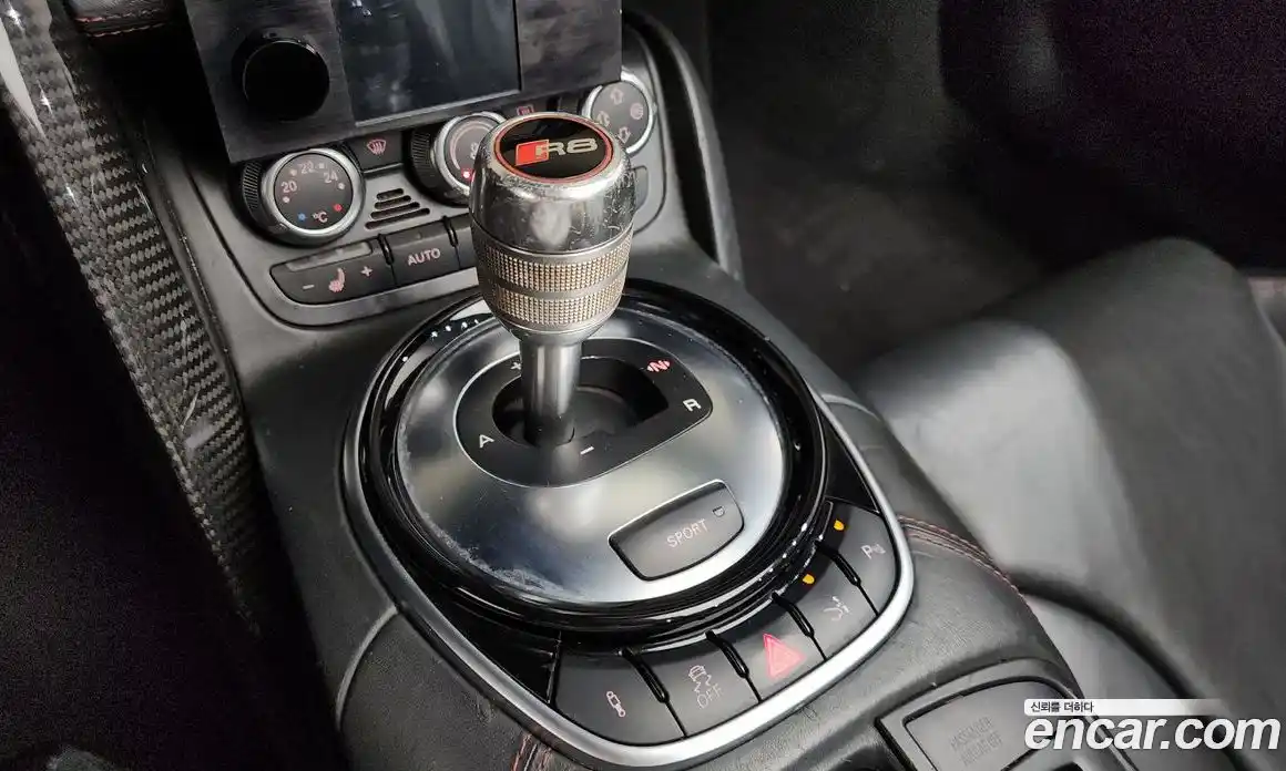 Audi R8 2014 5.2 Автомат в Москве № 823482, фото 9