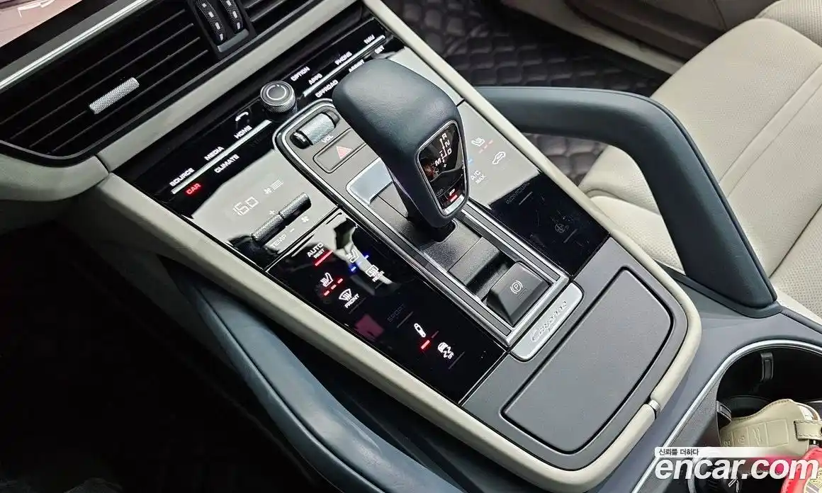 Porsche Cayenne 2023 3.0 Автомат в Москве № 824158, фото 9