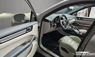 Porsche Cayenne 2023 3.0 Автомат в Москве № 824158, миниатюра 10