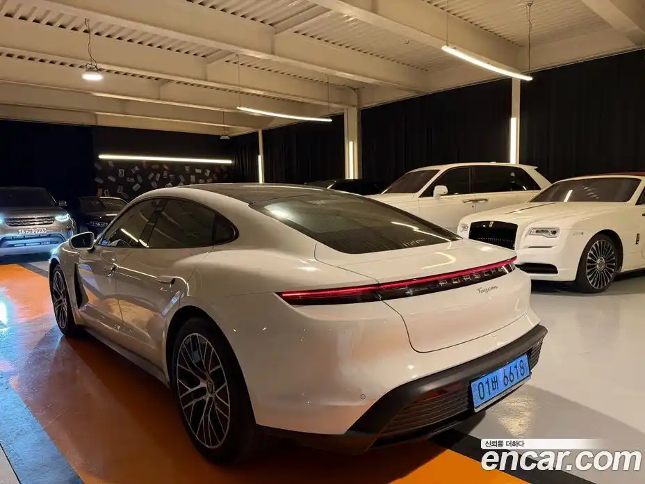 Porsche Taycan 2023 0.1 Автомат в Москве № 824524, фото 3