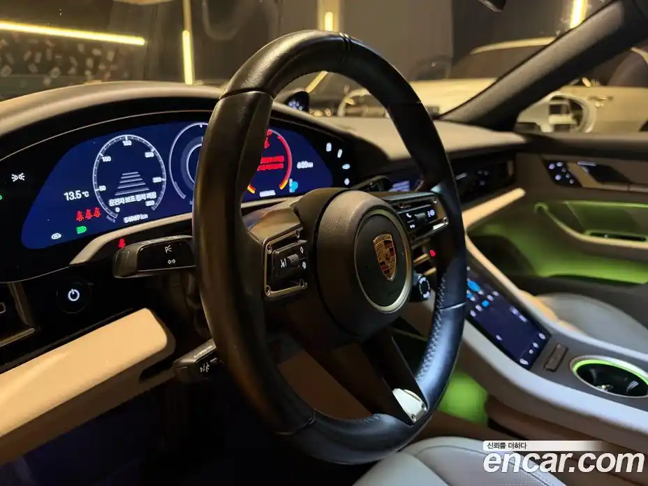 Porsche Taycan 2023 0.1 Автомат в Москве № 824524, фото 9