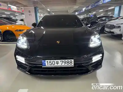Porsche Panamera, 2023