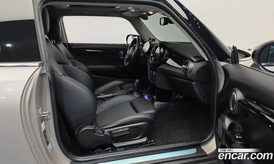 Mini Cooper 2021 1.5 Автомат в Москве № 825335, фото 11