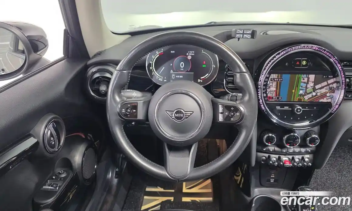 Mini Cooper 2021 1.5 Автомат в Москве № 825335, фото 13