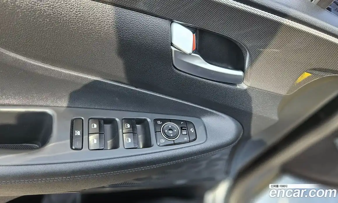 Hyundai Santa Fe 2018 2.0 Автомат в Москве № 797189, фото 16