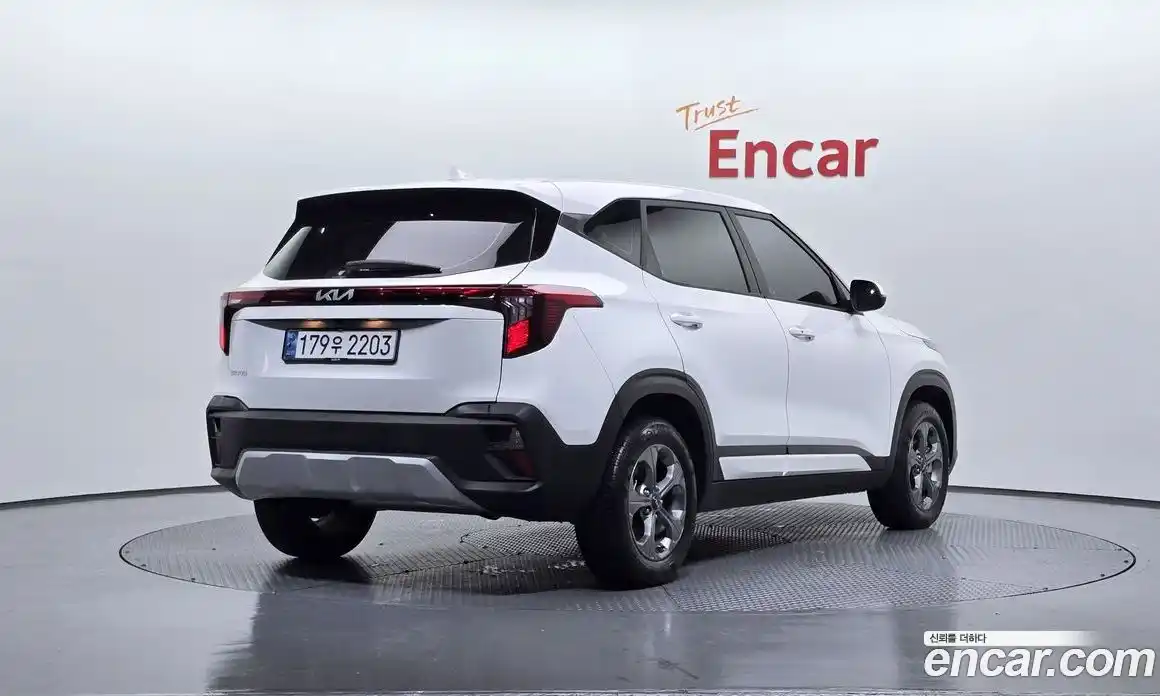 Kia Seltos 2024 1.6 Автомат в Москве № 797774, фото 2