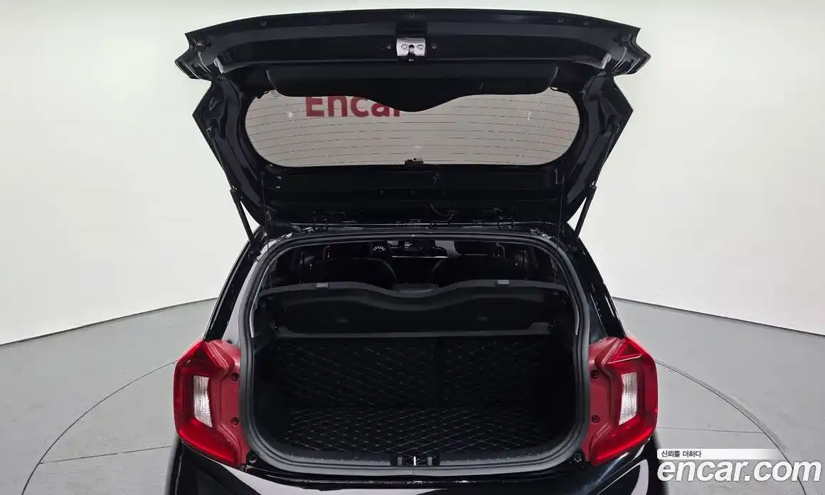 Kia Morning 2022 1.0 Автомат в Москве № 798361, фото 20