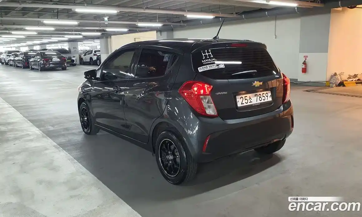 Chevrolet Spark 2017 1.0 Механическая в Москве № 800055, фото 4