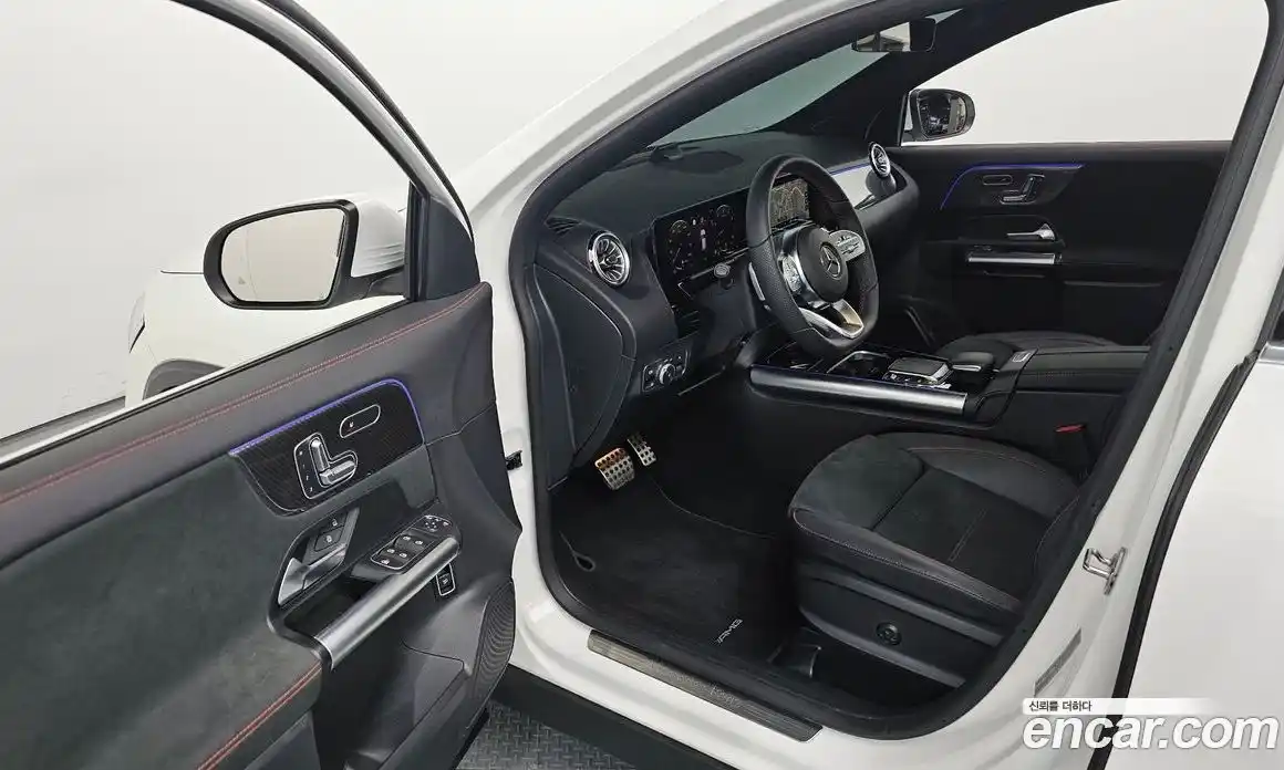 Mercedes-Benz GLA-Class 2023 2.0 Автомат в Москве № 800775, фото 10