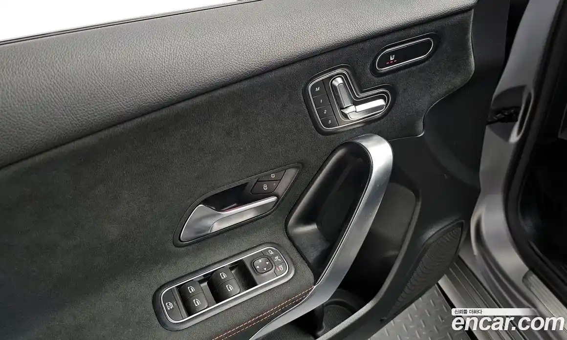 Mercedes-Benz A-Class 2022 2.0 Автомат в Москве № 801033, фото 18