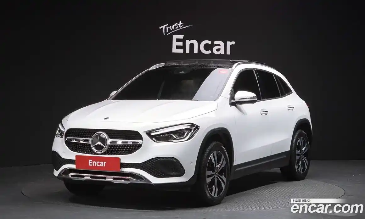 Mercedes-Benz GLA-Class 2021 2.0 Автомат в Москве № 801259, фото 1