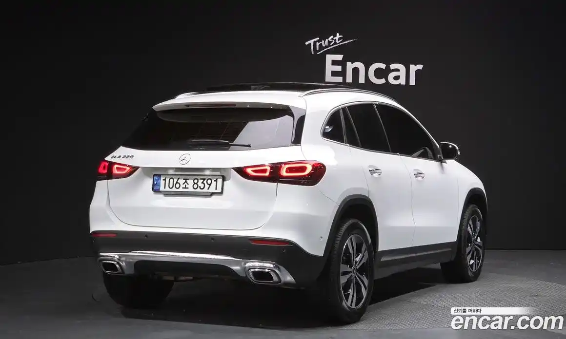 Mercedes-Benz GLA-Class 2021 2.0 Автомат в Москве № 801259, фото 2