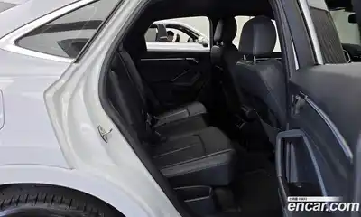 Audi Q3 2023 2.0 Автомат в Москве № 801433, миниатюра 12