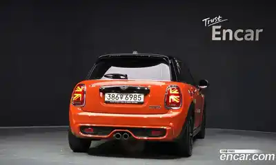 Mini Cooper 2018 2.0 Автомат в Москве № 802426, миниатюра 4