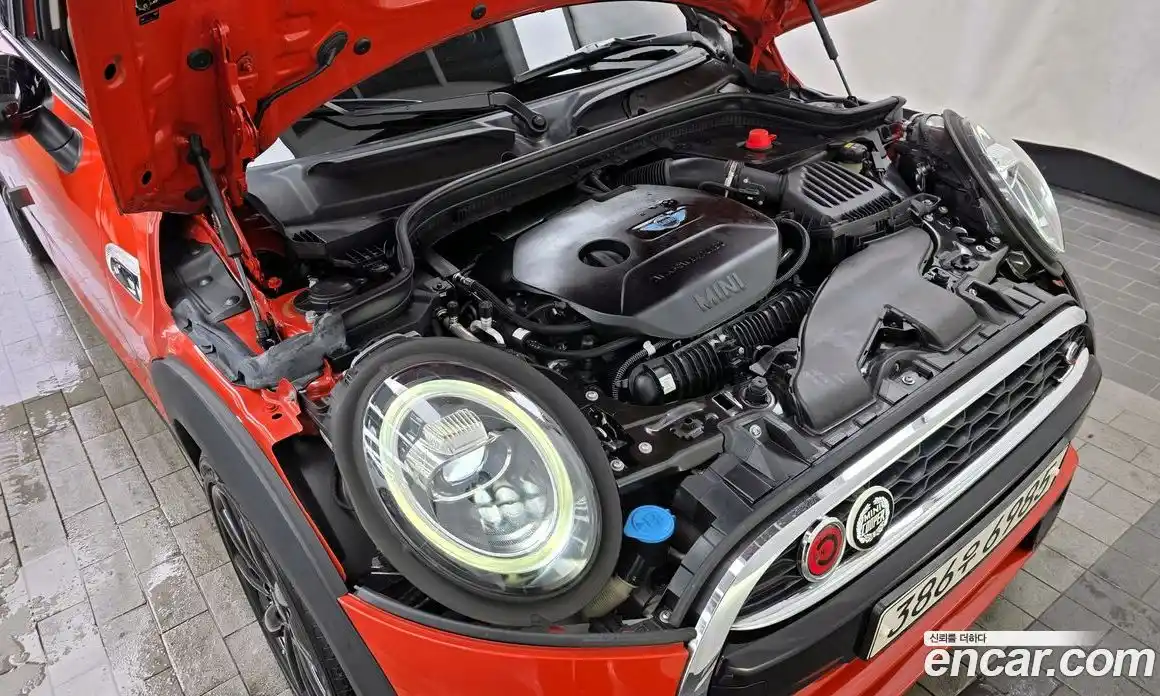 Mini Cooper 2018 2.0 Автомат в Москве № 802426, фото 6