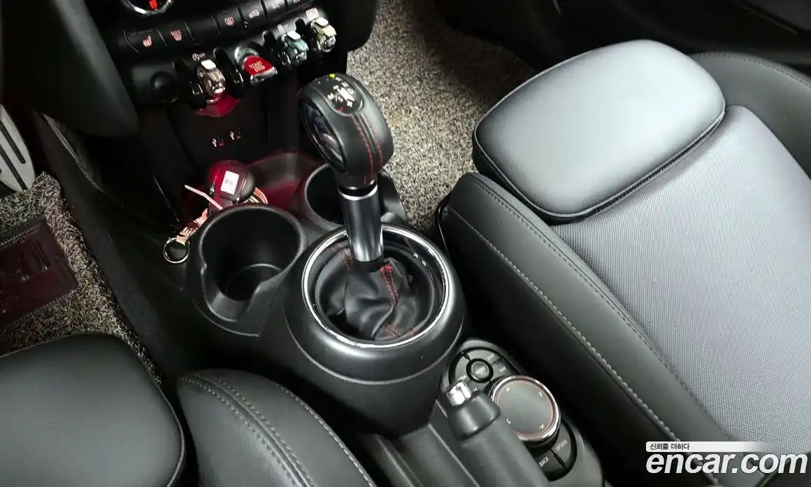 Mini Cooper 2018 2.0 Автомат в Москве № 802426, фото 9