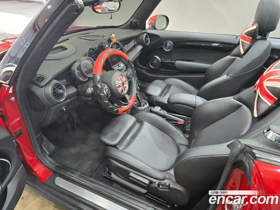 Mini Cooper Convertible 2016 1.5 Автомат в Москве № 802543, фото 13