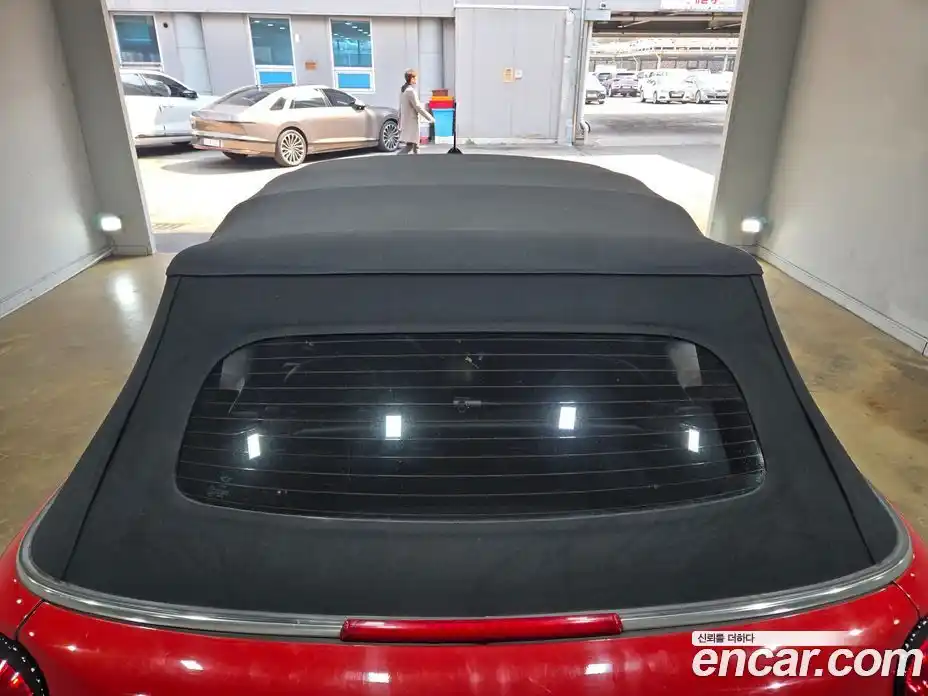 Mini Cooper Convertible 2016 1.5 Автомат в Москве № 802543, фото 17