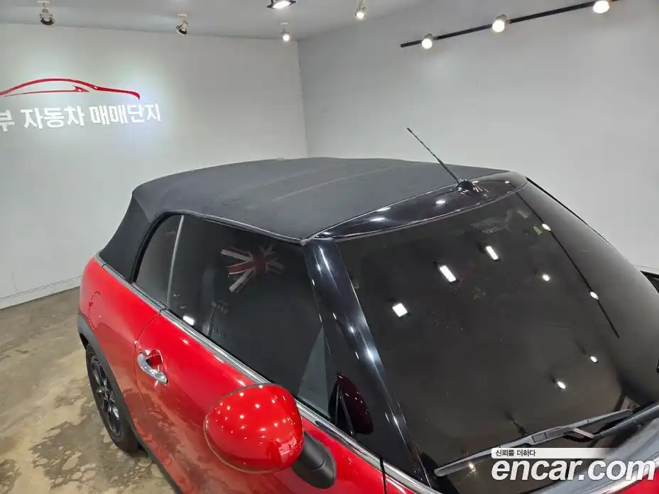 Mini Cooper Convertible 2016 1.5 Автомат в Москве № 802543, фото 18