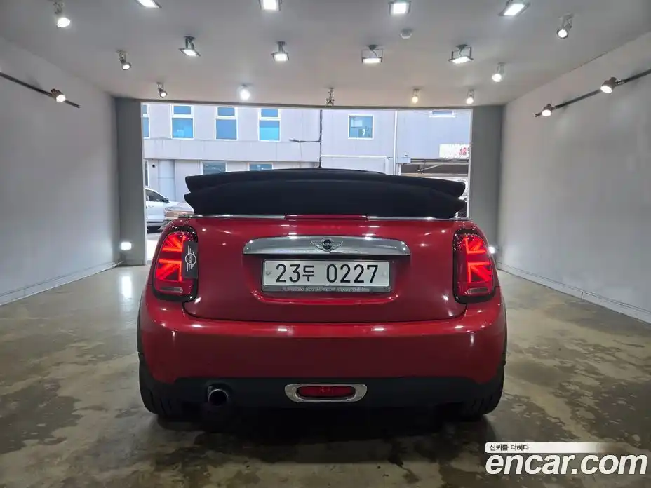 Mini Cooper Convertible 2016 1.5 Автомат в Москве № 802543, фото 4
