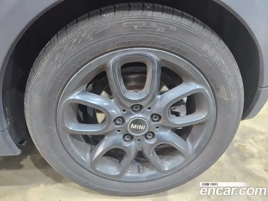 Mini Cooper Convertible 2016 1.5 Автомат в Москве № 802543, фото 5