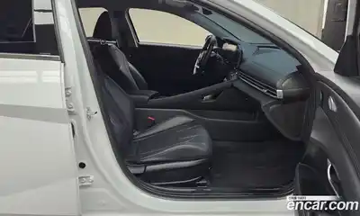 Hyundai Avante 2022 1.6 Автомат в Москве № 813647, миниатюра 11