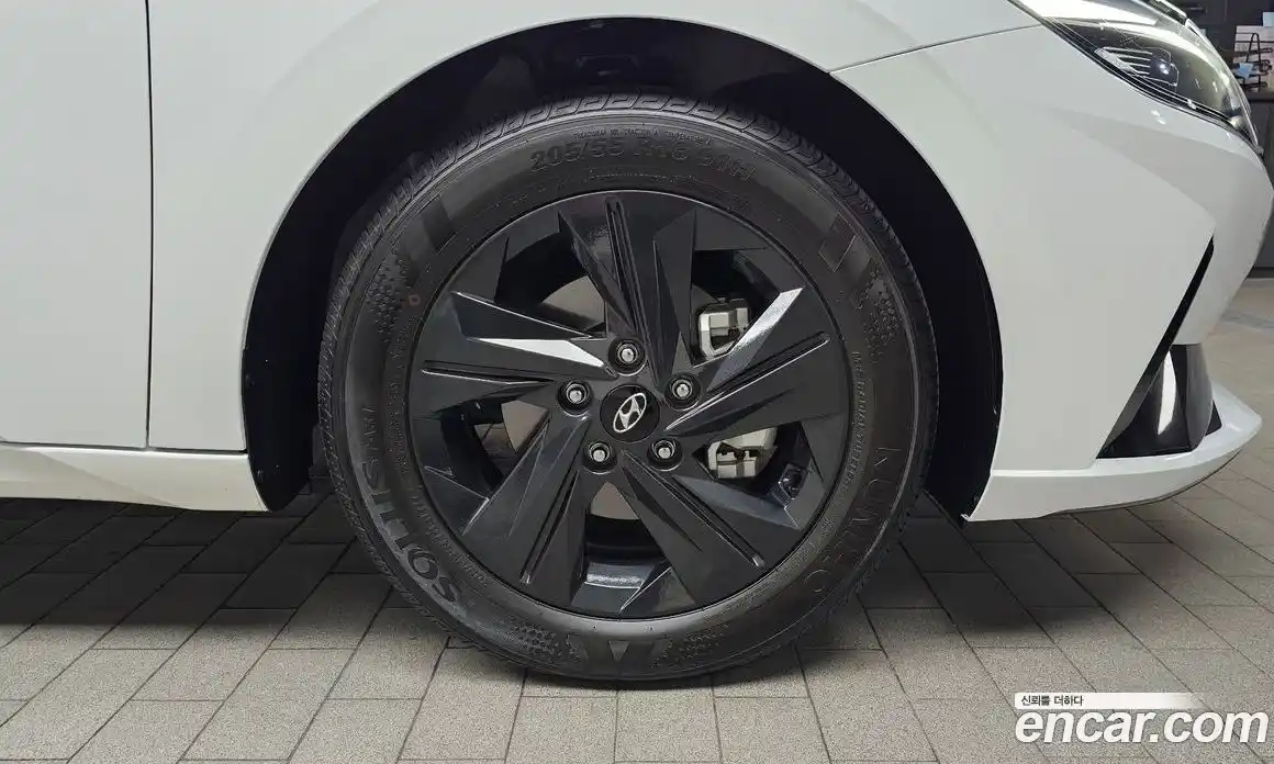 Hyundai Avante 2022 1.6 Автомат в Москве № 813647, фото 5