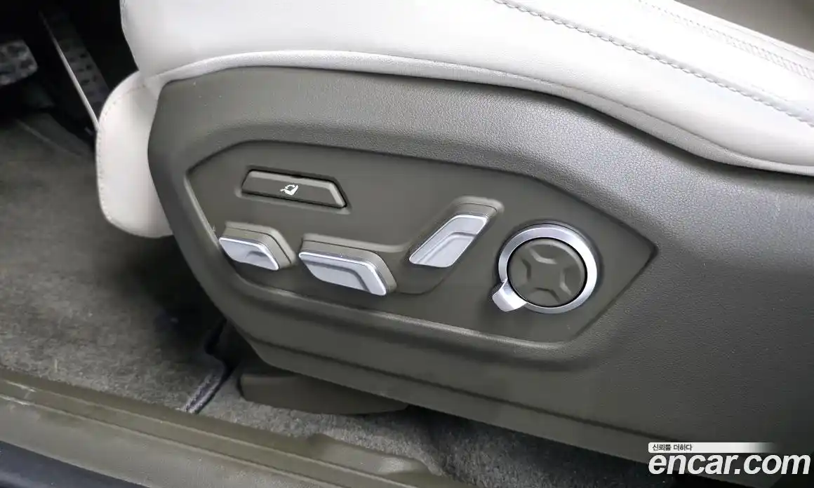 Hyundai Santa Fe 2024 1.6 Автомат в Москве № 813855, фото 18