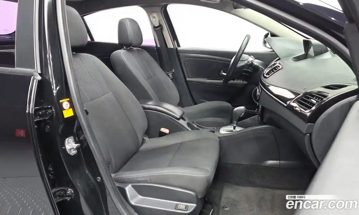Renault SM3 2015 1.6 гидро в Москве № 814176, фото 11