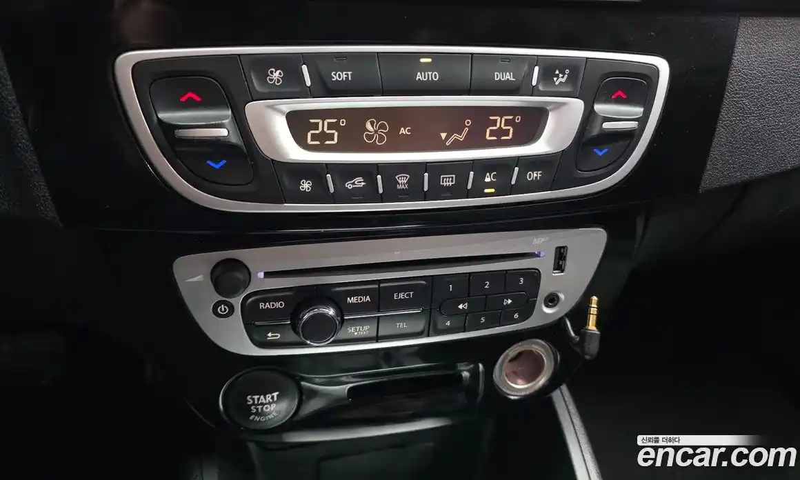 Renault SM3 2015 1.6 гидро в Москве № 814176, фото 16