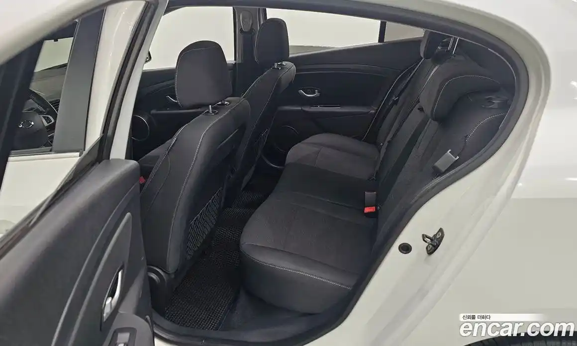 Renault SM3 2012 1.6 Автомат в Москве № 814407, фото 13