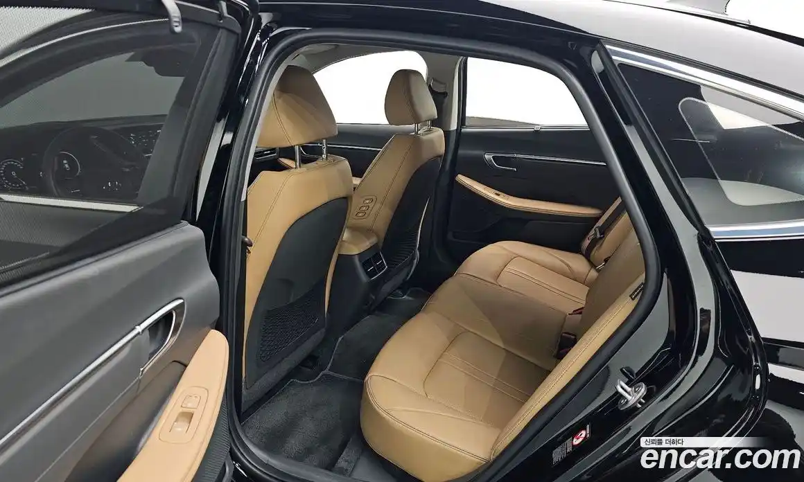 Hyundai Sonata 2023 2.0 Автомат в Москве № 814492, фото 12