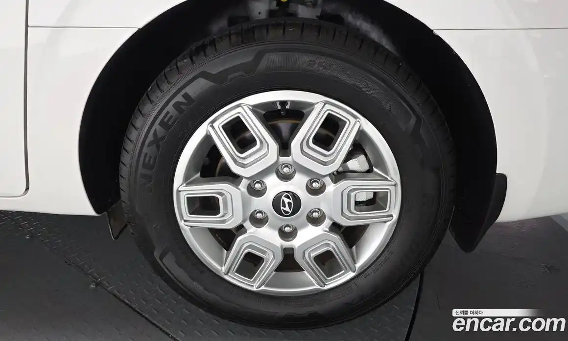 Hyundai Staria 2024 3.5 Автомат в Москве № 814782, фото 4