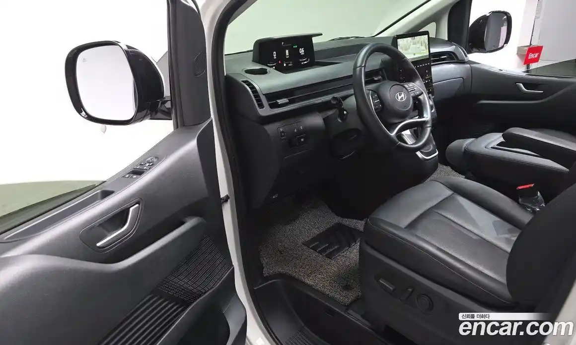 Hyundai Staria 2024 3.5 Автомат в Москве № 814782, фото 9