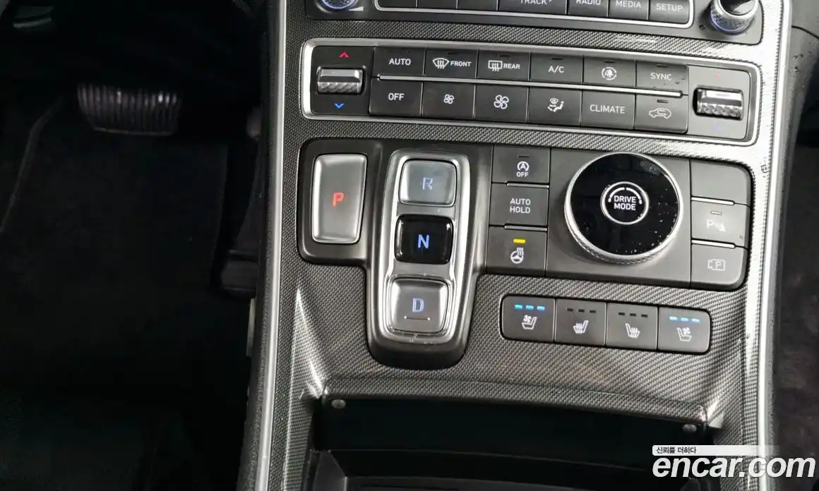 Hyundai Santa Fe 2021 2.2 Автомат в Москве № 815072, фото 9