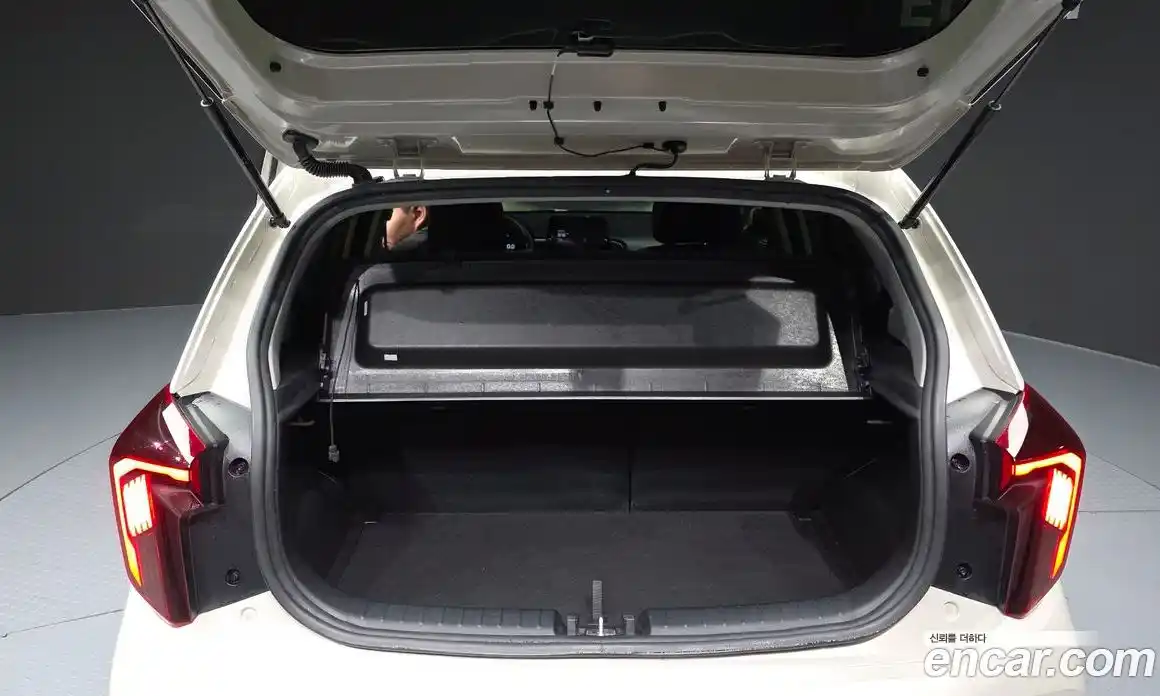 Kia Morning 2023 1.0 Автомат в Москве № 816001, фото 20