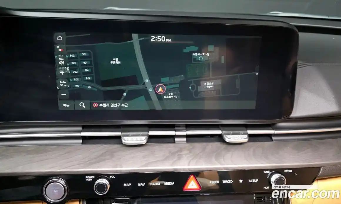 Kia Canival 2023 3.5 Автомат в Москве № 816196, фото 14