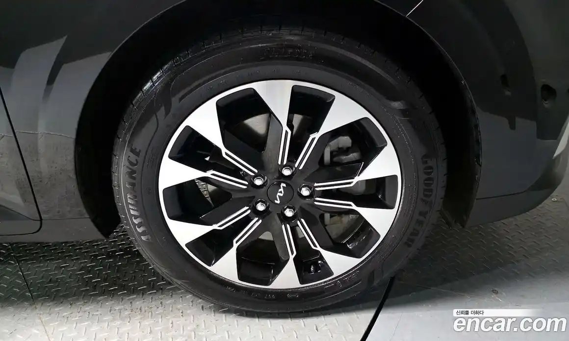 Kia Canival 2023 3.5 Автомат в Москве № 816196, фото 5