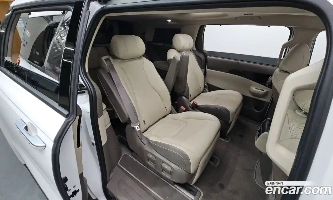 Kia Canival 2024 1.6 Автомат в Москве № 817117, фото 12