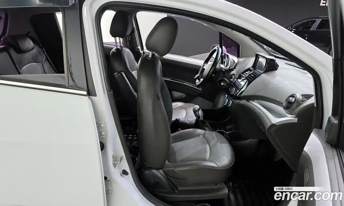 Chevrolet Spark 2015 1.0 Механическая в Москве № 819836, фото 12