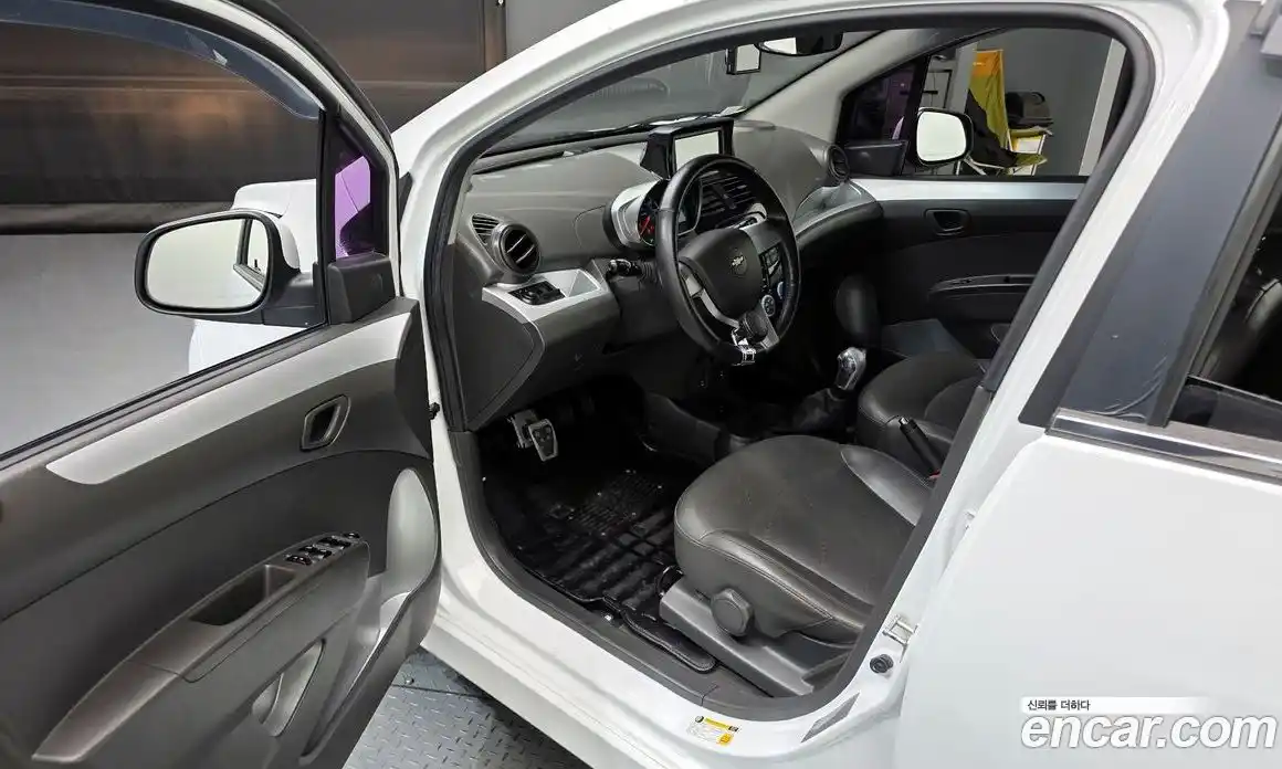 Chevrolet Spark 2015 1.0 Механическая в Москве № 819836, фото 10