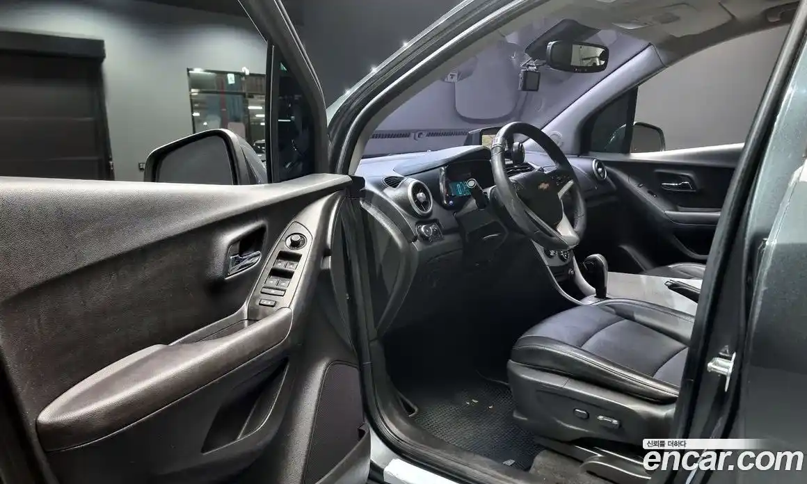 Chevrolet Trax 2015 1.6 Автомат в Москве № 819972, фото 11