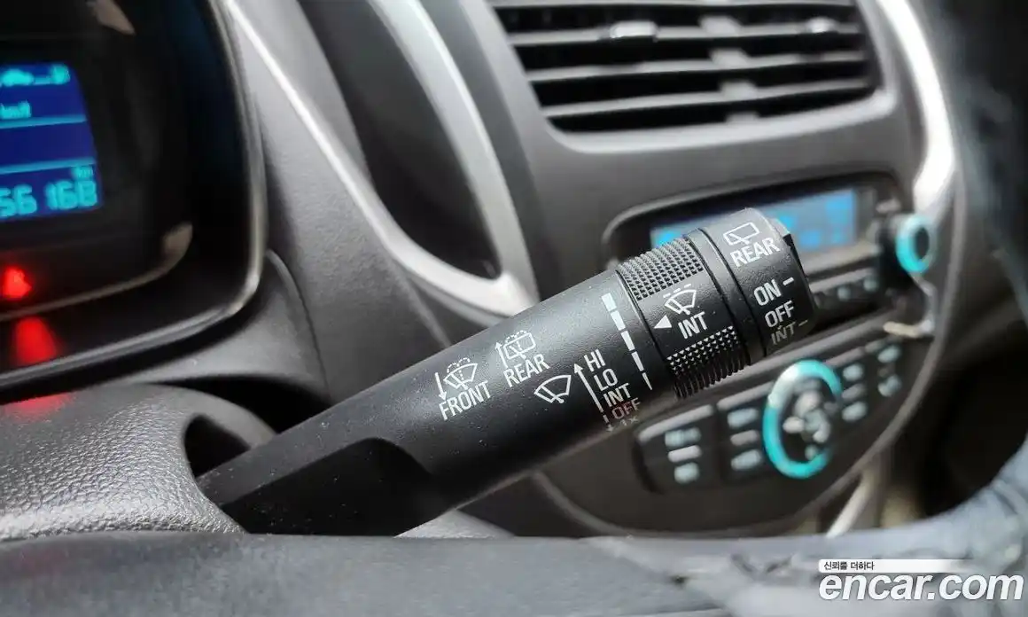 Chevrolet Trax 2015 1.6 Автомат в Москве № 819972, фото 17