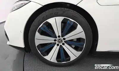 Mercedes-Benz EQS 2023 0.3 Автомат в Москве № 821937, миниатюра 4