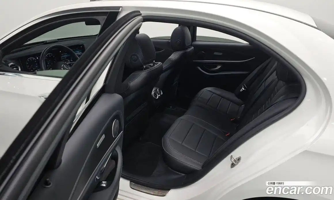 Mercedes-Benz E-Class 2023 2.0 Автомат в Москве № 822096, фото 13