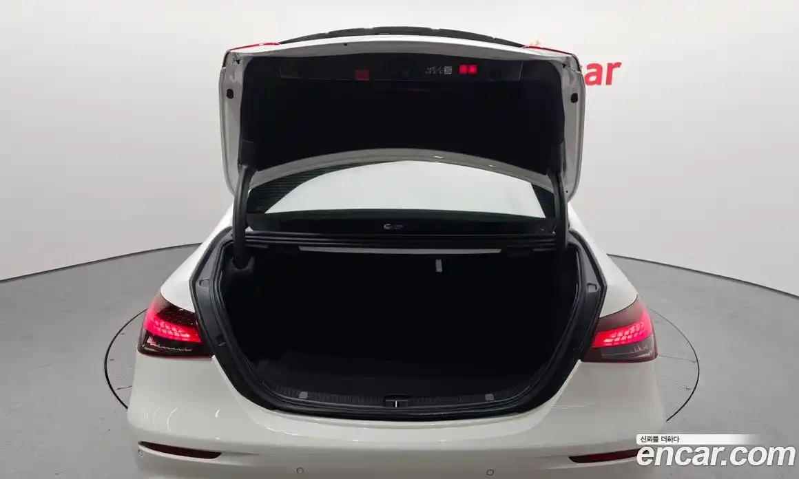 Mercedes-Benz E-Class 2023 2.0 Автомат в Москве № 822096, фото 20