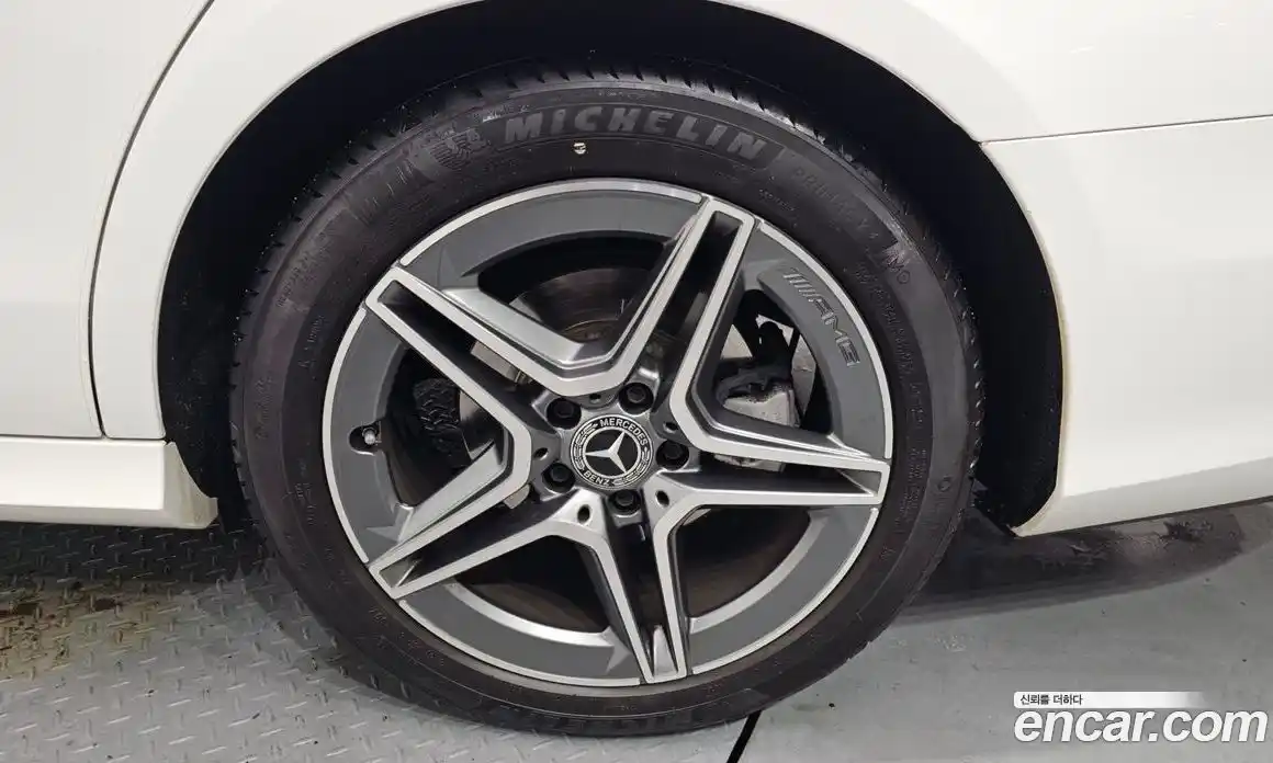 Mercedes-Benz E-Class 2023 2.0 Автомат в Москве № 822096, фото 5